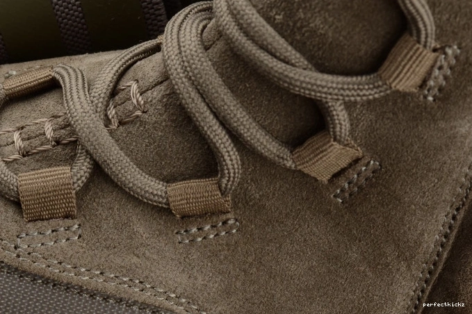 adidas Light Boost BY2456 750 Yeezy Brown 0820